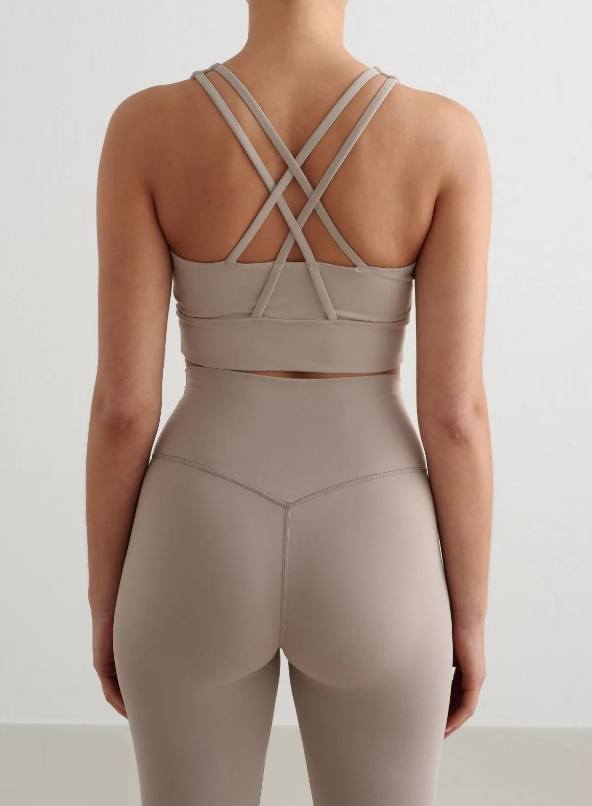 Body Hugging Contour Ribbed cuffs seams Dark Clay Sense Sports Bra