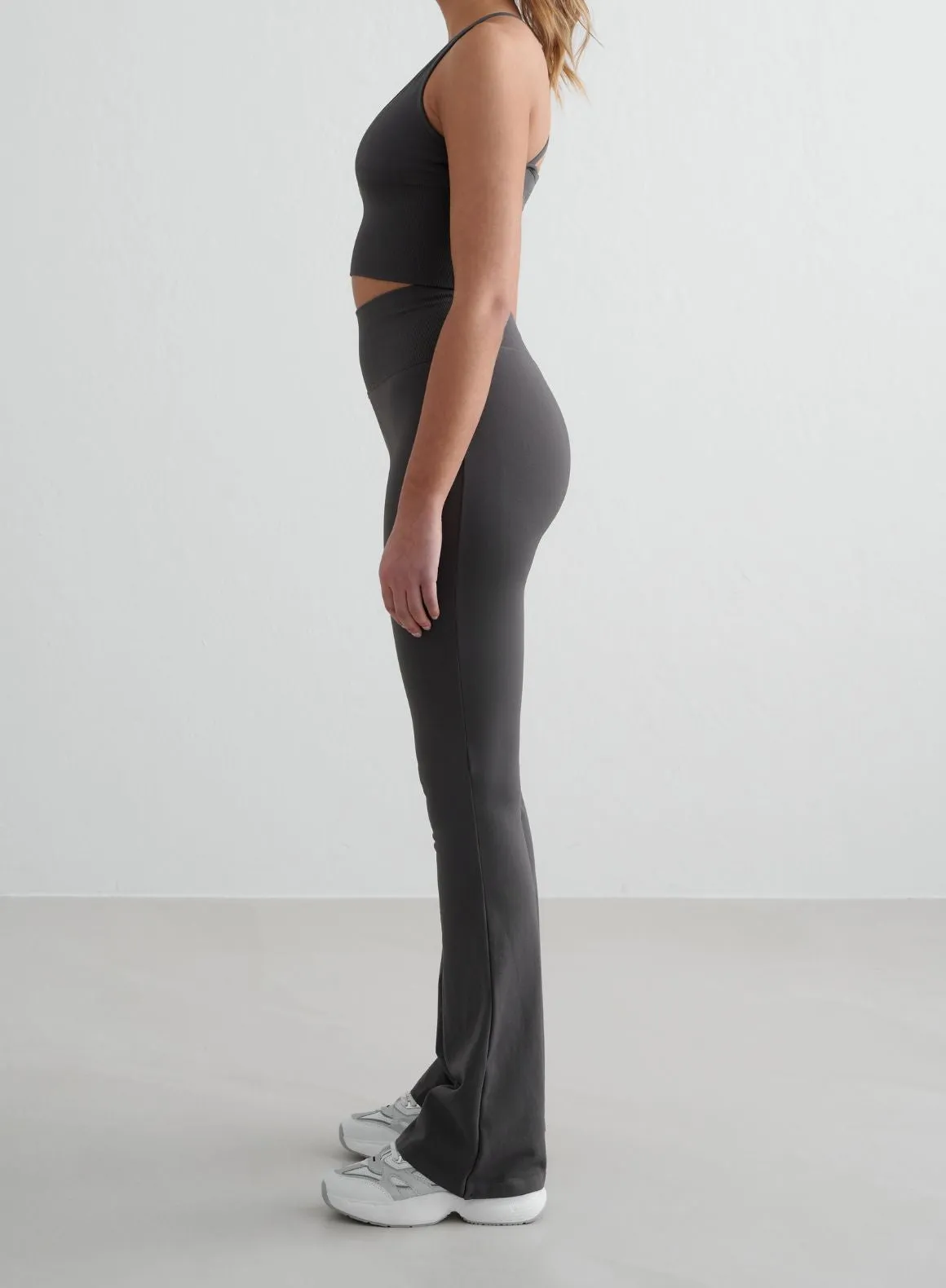 Reinforced Hem Soft Flexible Shadow Grey Shape Seamless Flare Tights & Cross Back Bralette Set