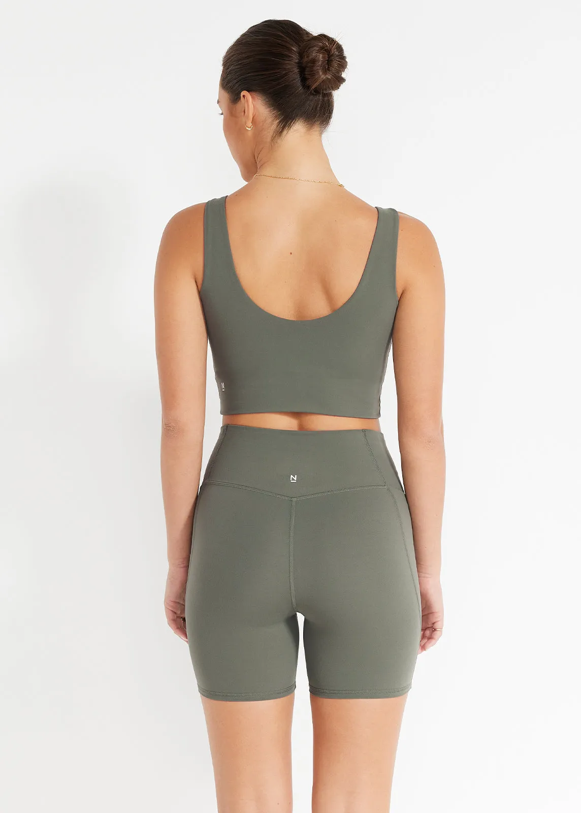 Flexible Waistband In Motion Side Pocket Short 14cm