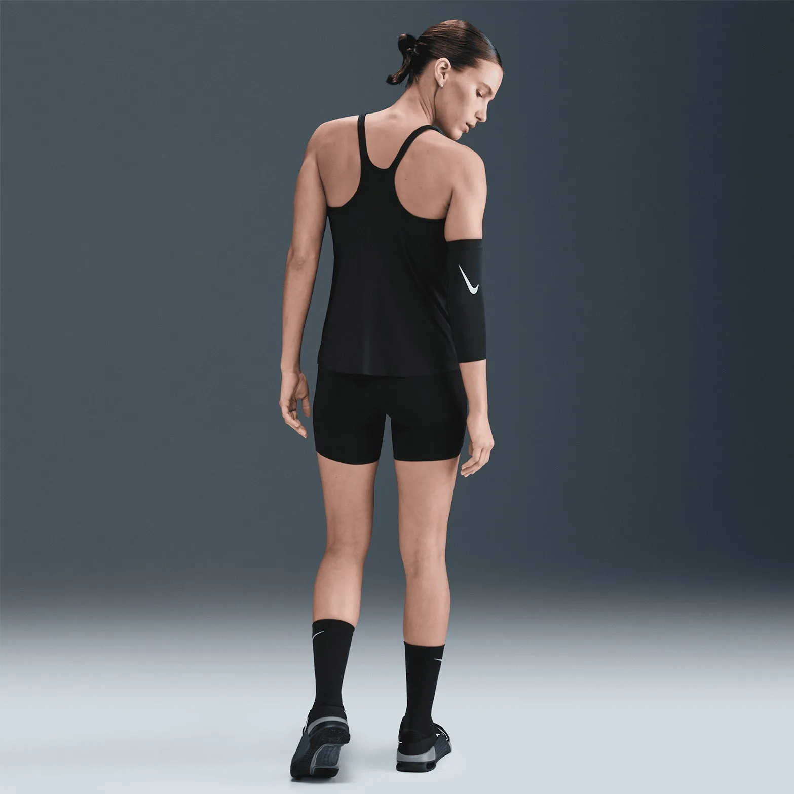 Adjustable Interior Seamless Bonding Women's Dri-FIT One Classic Strappy Tank Black / White