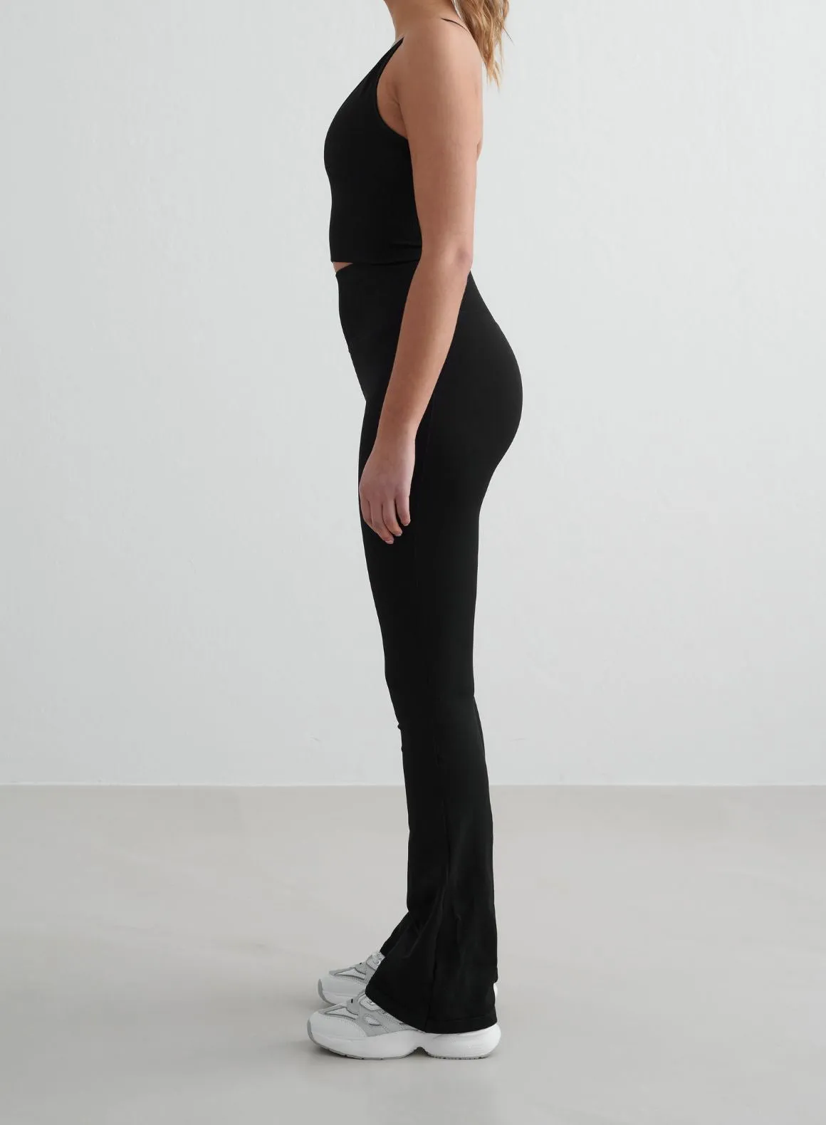 Sweat Resistant Black Shape Seamless Flare Tights & Cross Back Bralette Set