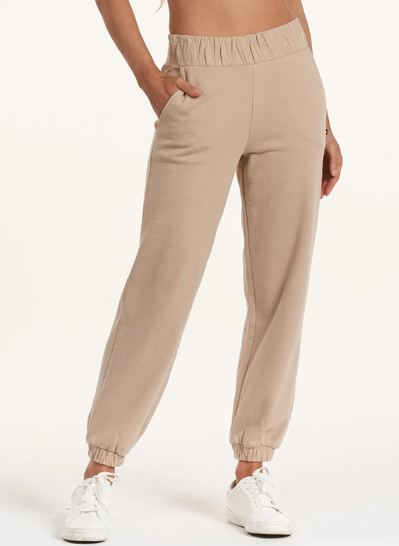 Lightweight Performance Cloud Trapunto Stitch Jogger