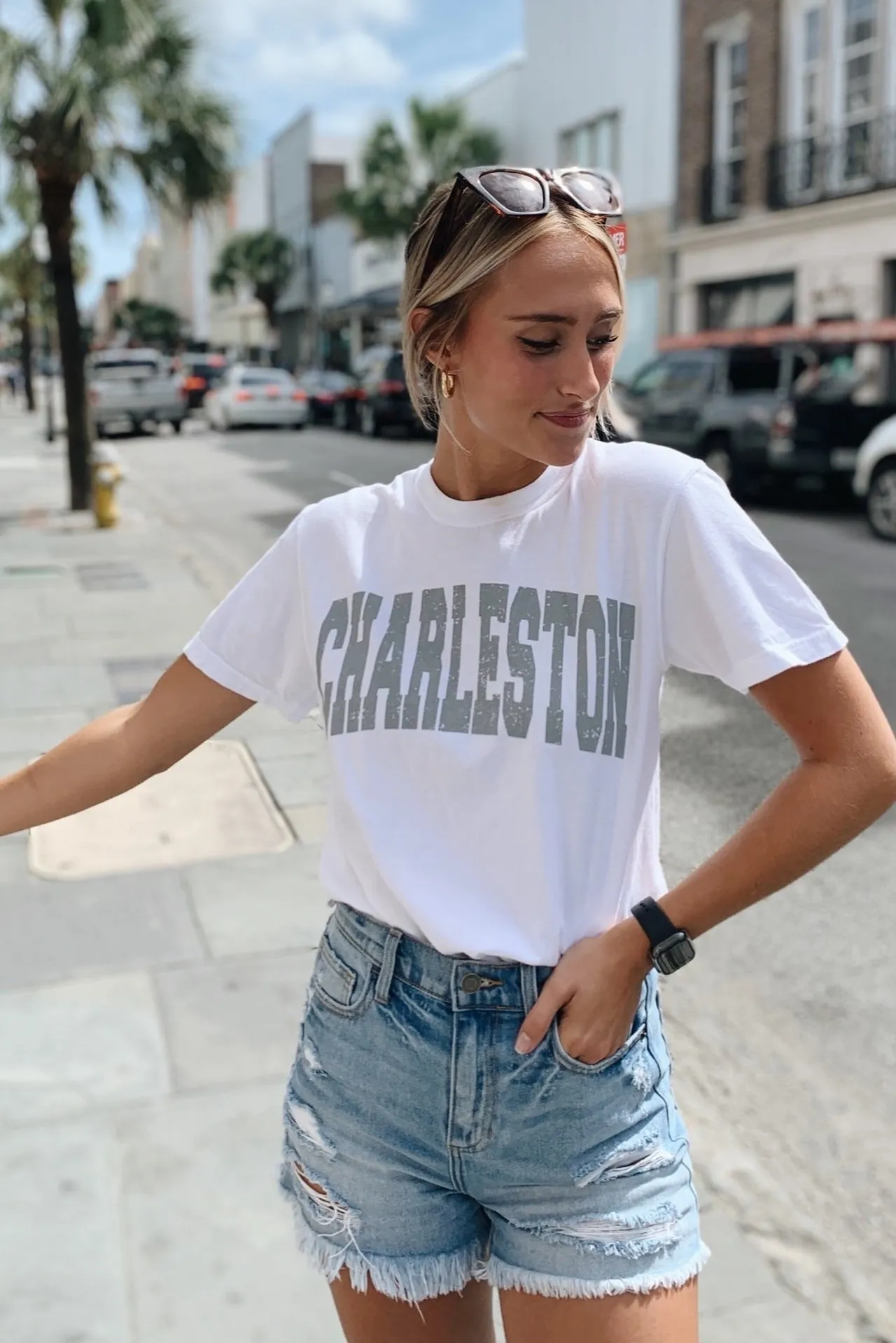 Grey Charleston Tee Chic Outfit