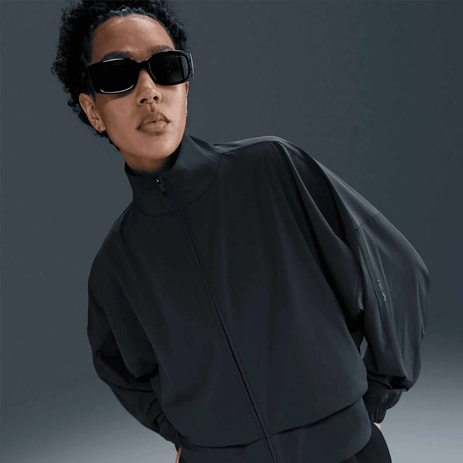 scarf Women's 24.7 PerfectStretch Dri-FIT Oversized Full-Zip Jacket Black / Dark Smoke Grey