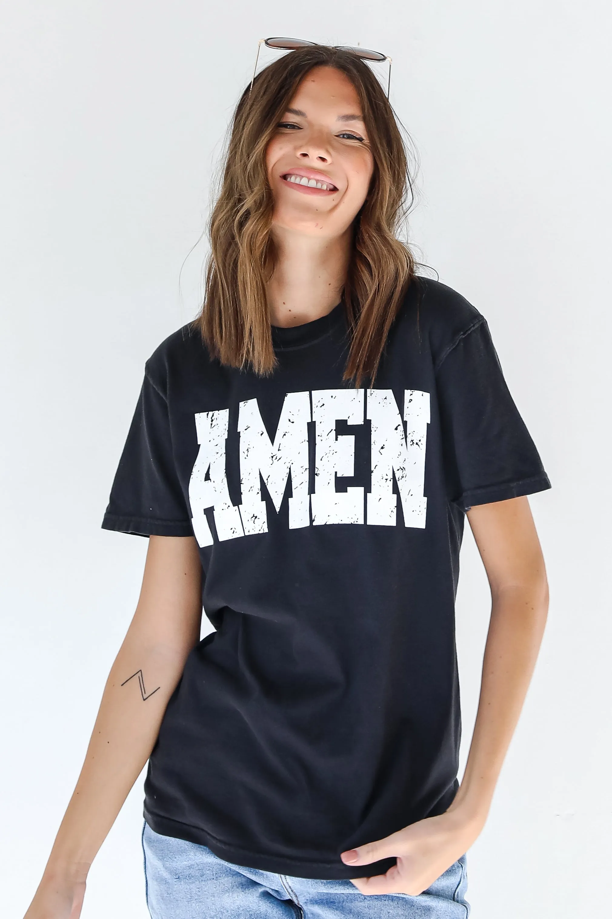 Simple and Relaxed Breathable Waist Amen Tee