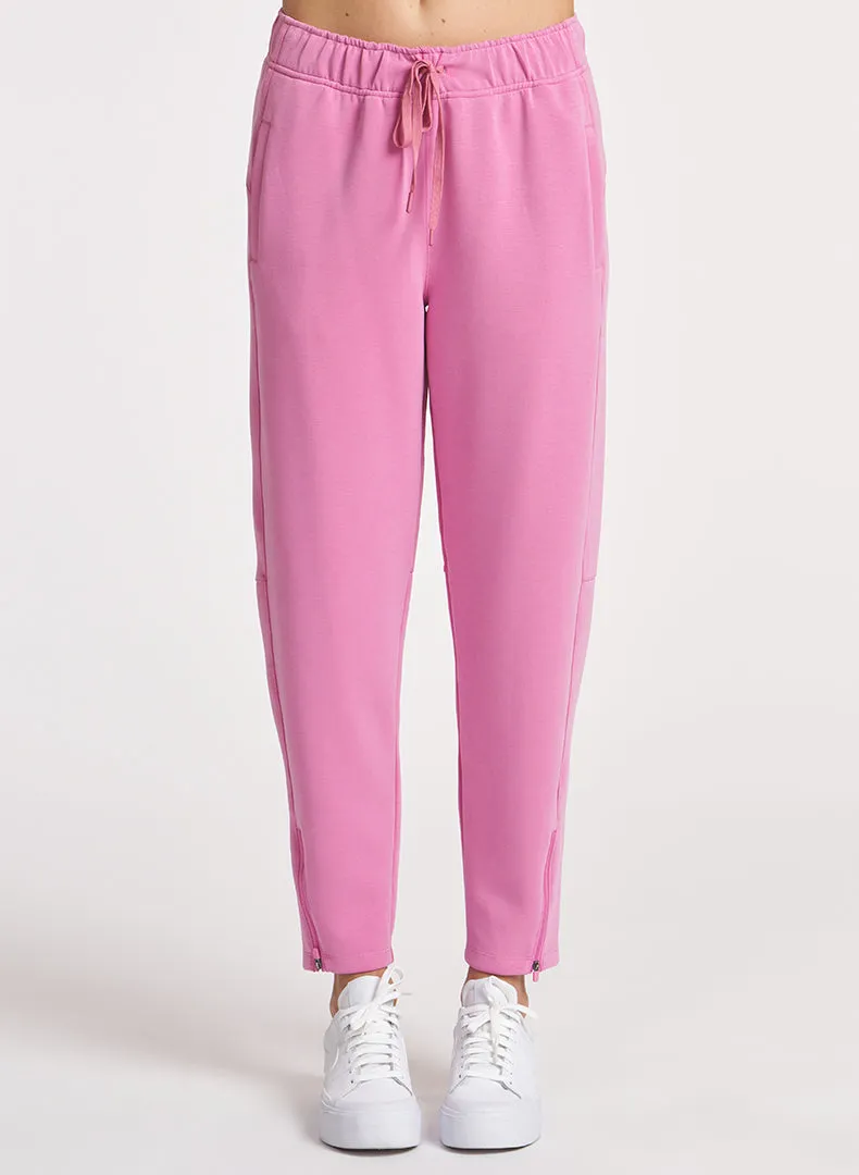 Yoga Capri Ultraluxe Barrel Leg Zip Pant