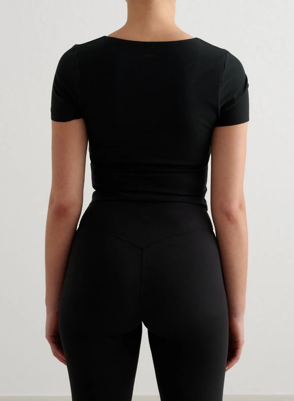 Minimal Comfort Black Sense Short Sleeve Bralette