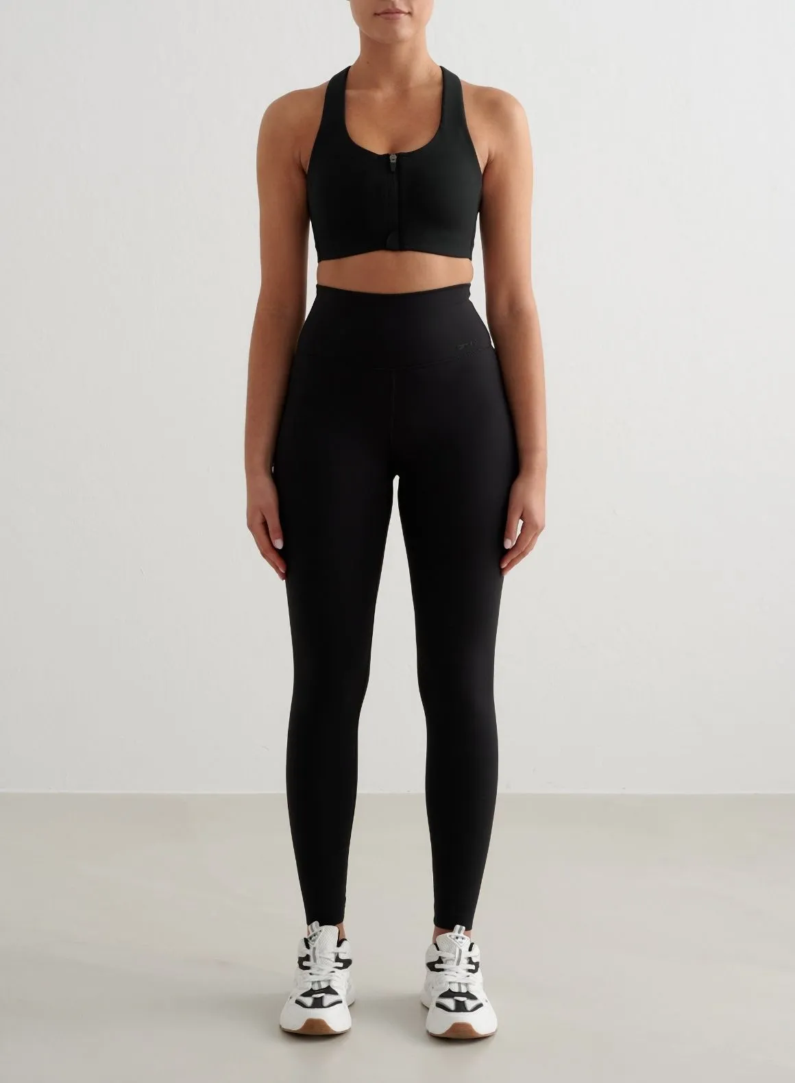 Piped edges Elastic stitching Black Sense High Support Bra