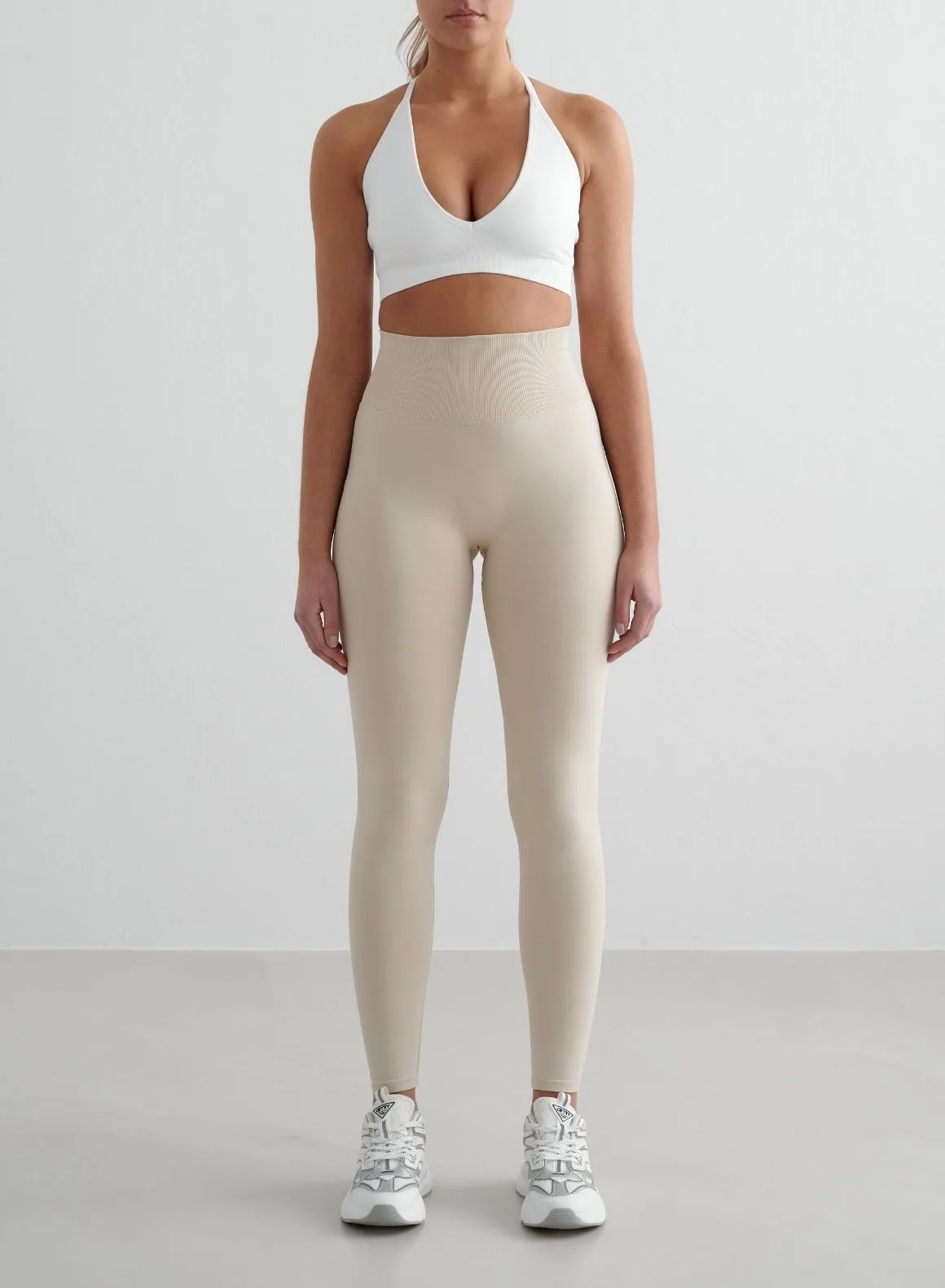 Low-quality Secure Design White Shape Seamless Cross Back Bra