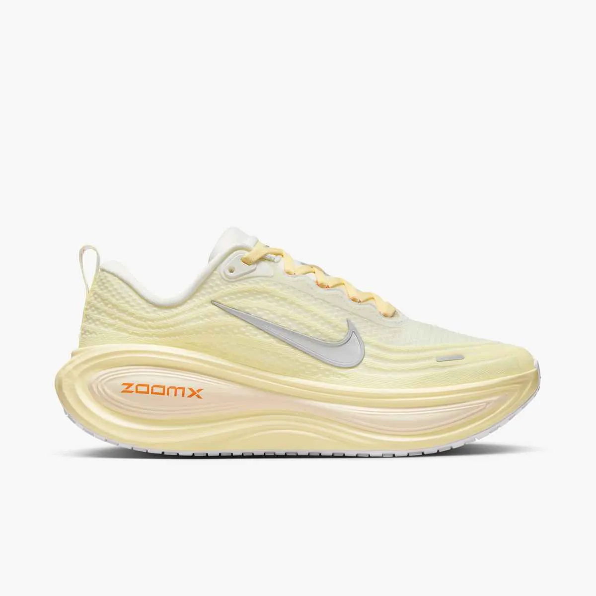 Women's Vomero Plus (100- Summit White/ Metallic Silver) light colors