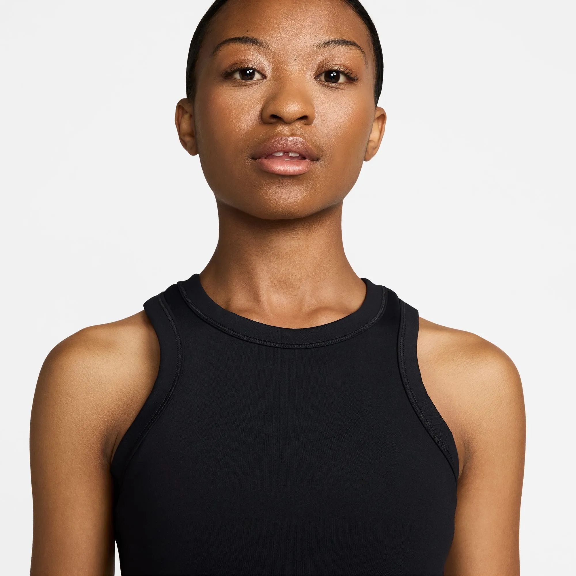 Slim Fit Cut Nike Women's Dri-FIT One Fitted Cropped Tank Black / Black