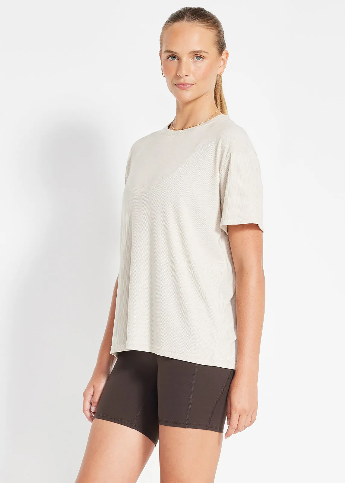 Light and Comfortable Essential Ribbed Tee
