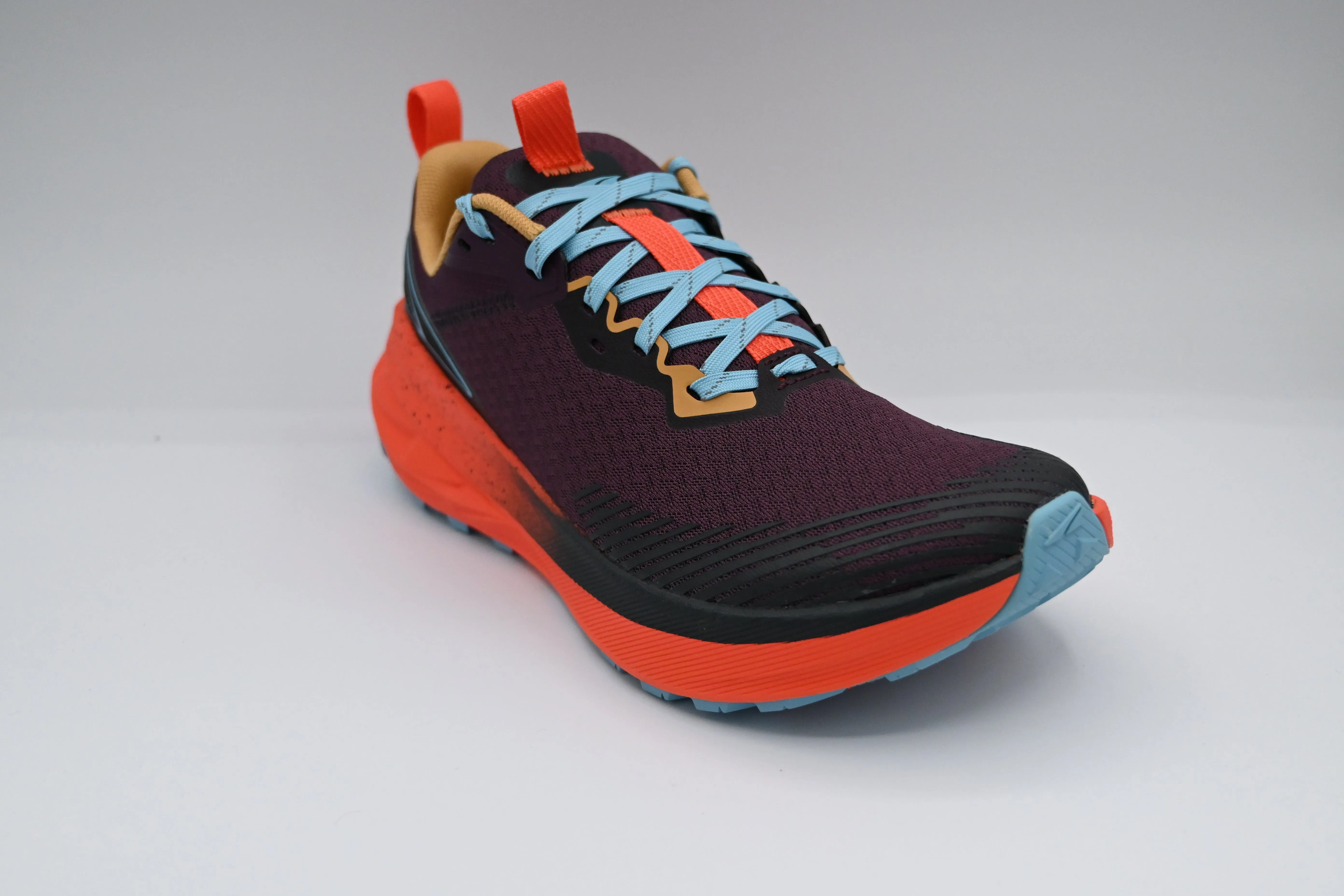 Altra Experience Wild 2 Women icy terrain sneakers