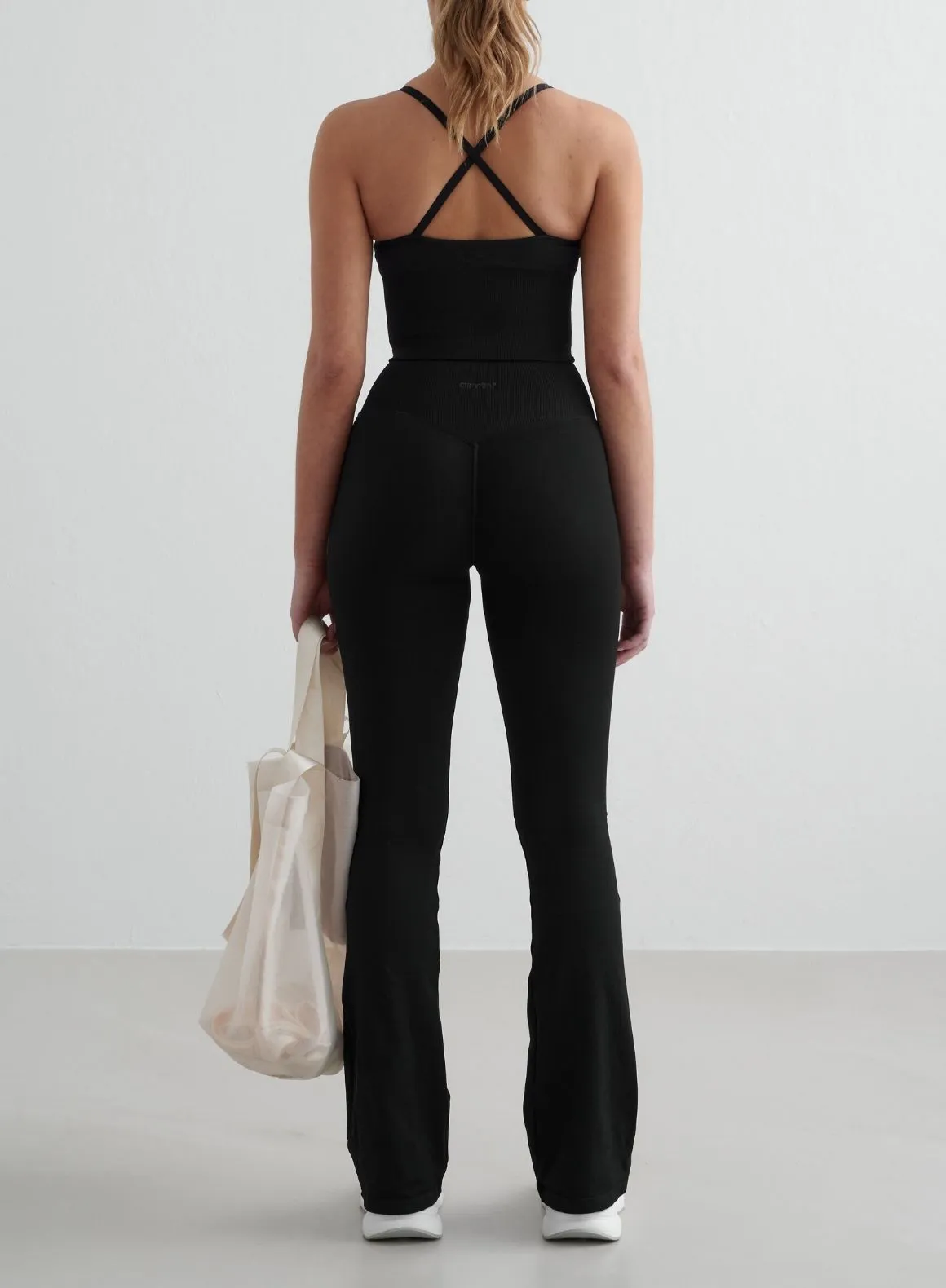 Black Shape Seamless Cross Back Bralette poor ventilation