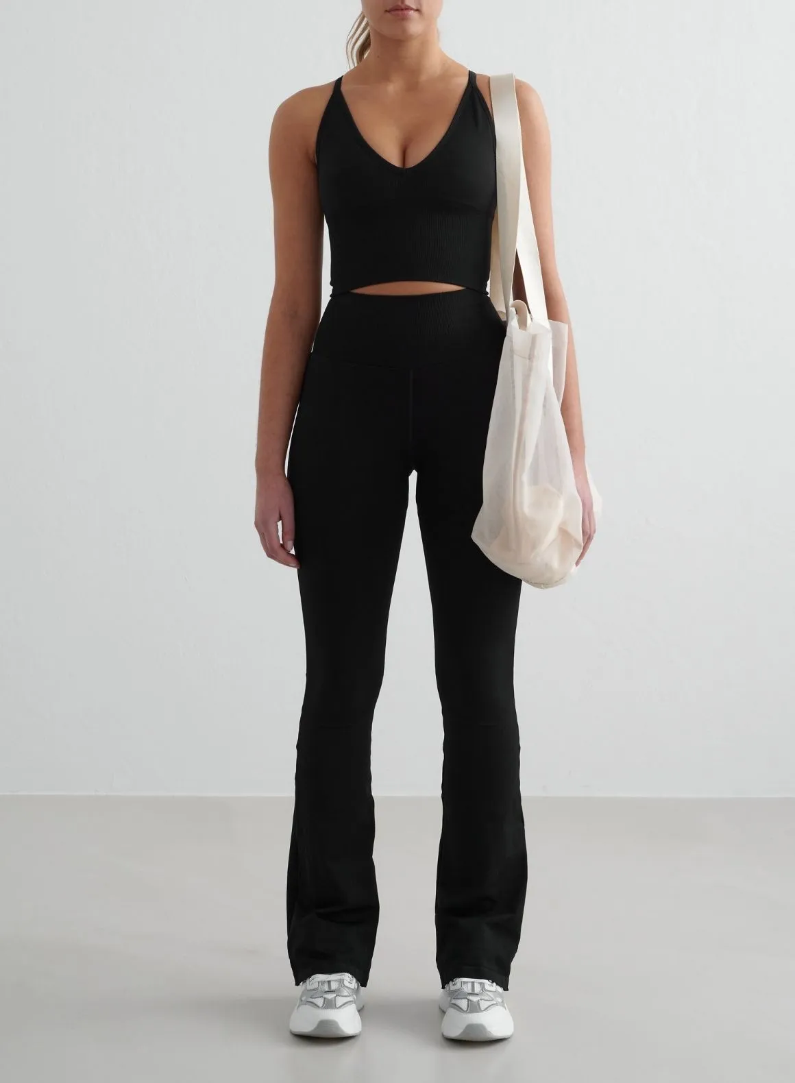 Mountain use Black Shape Seamless Cross Back Bralette