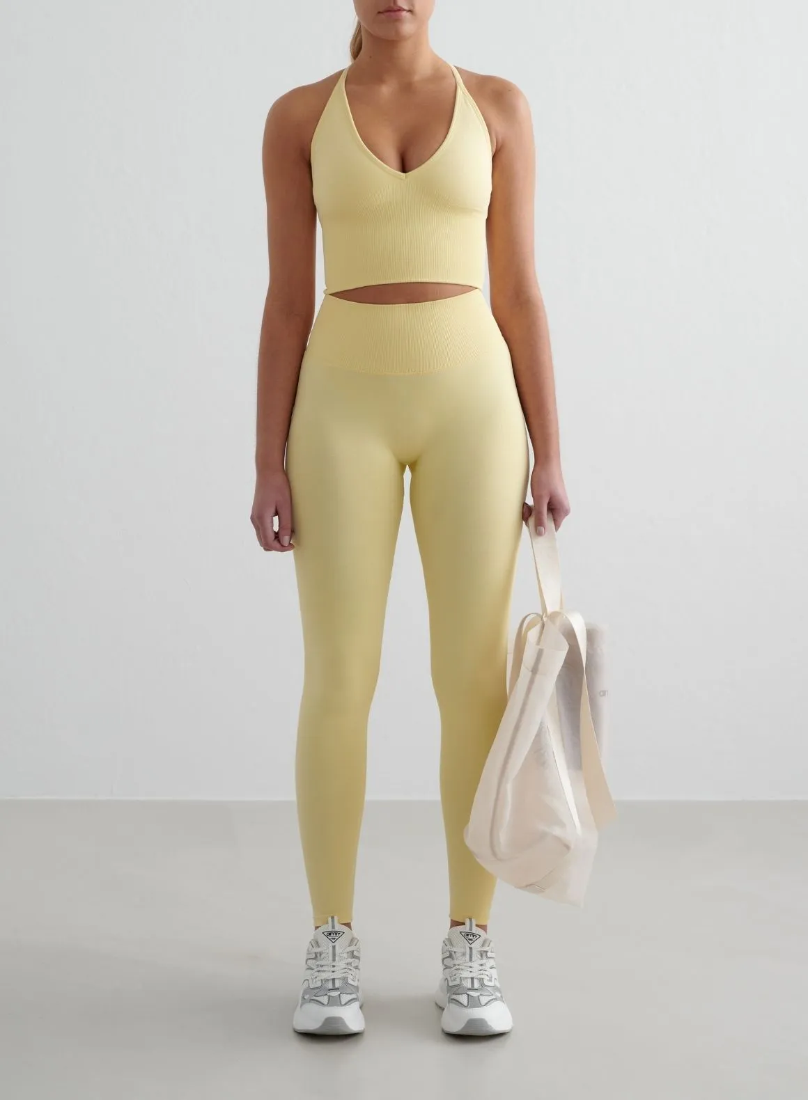Mellow Shape Seamless Tights & Cross Back Bralette Set SoftTouch Surface