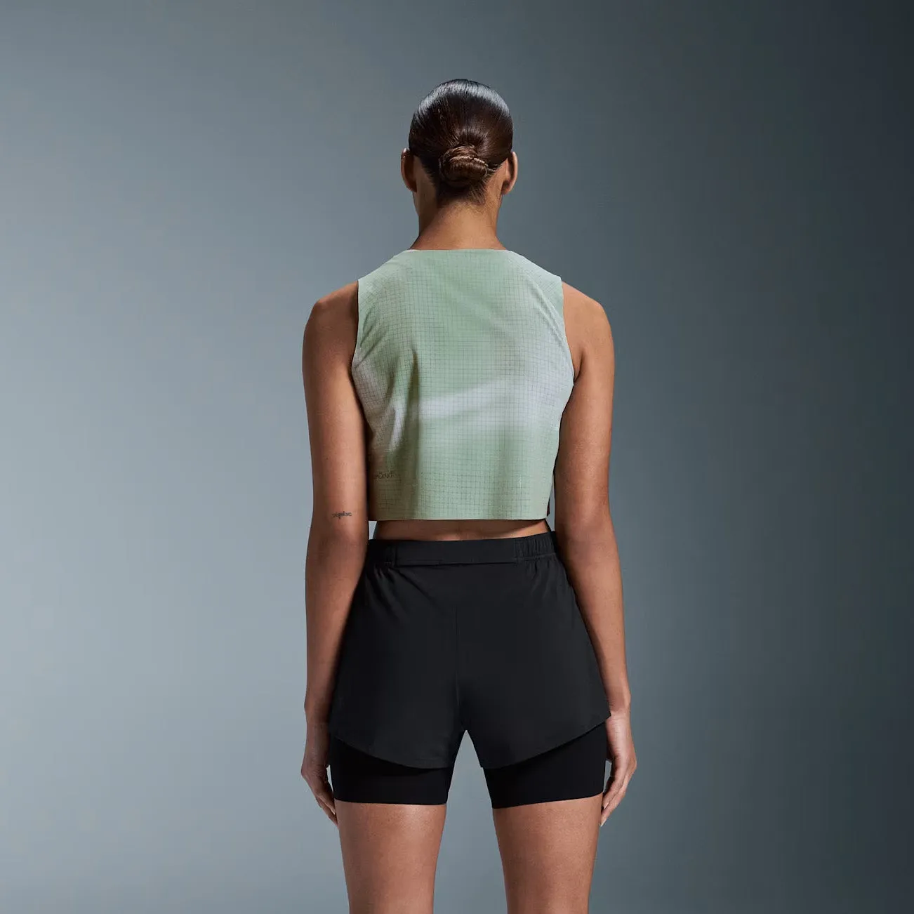 standard sized Smooth inner lining Women's Pace Tank Sage