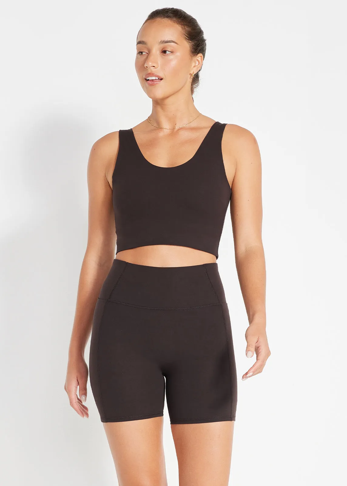 Sporty Fit Design In Motion Side Pocket Short 14cm