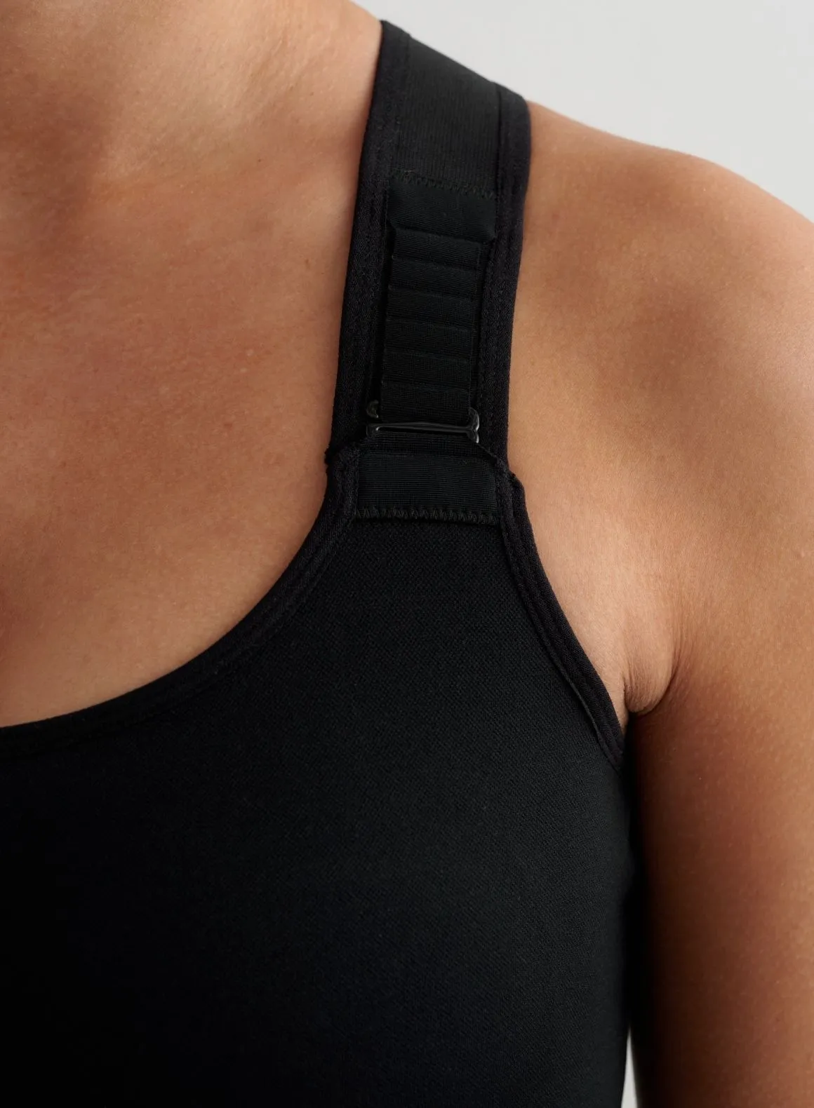 low - strength structure NoiseReducing Material Black Ribbed Seamless High Support Bralette