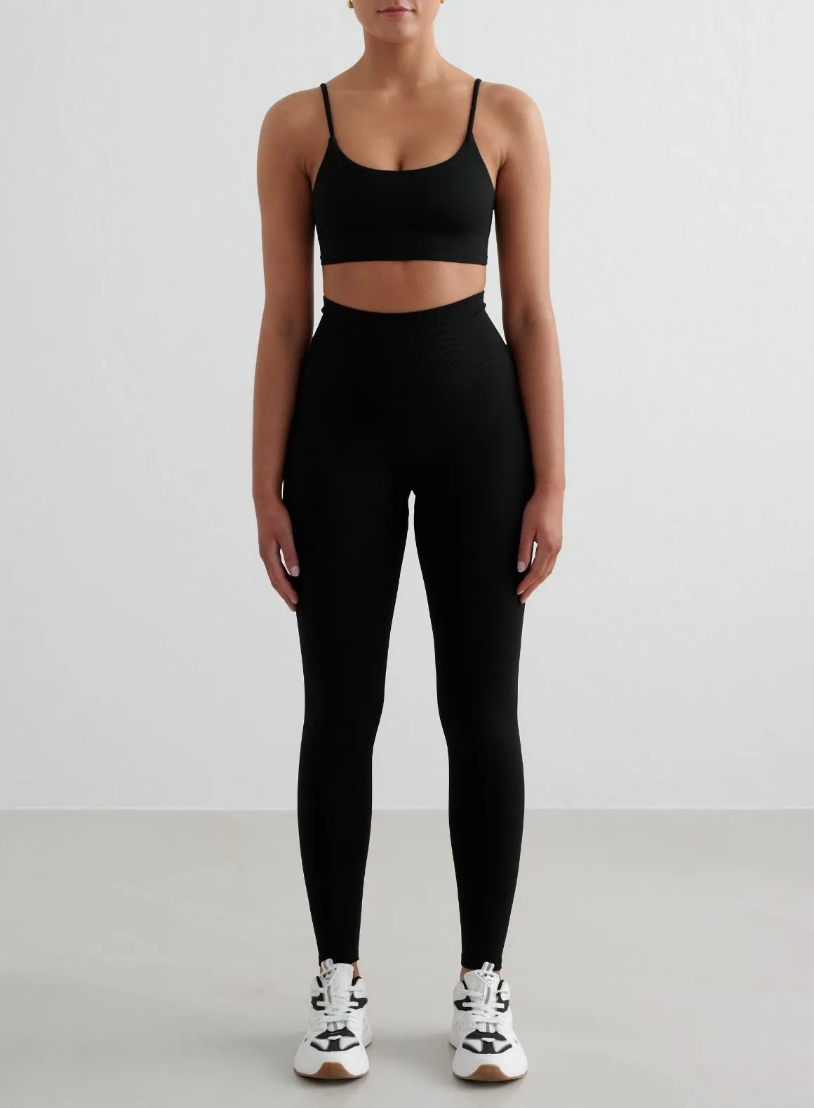 Black Shape Seamless Strap Bra Decorative seams