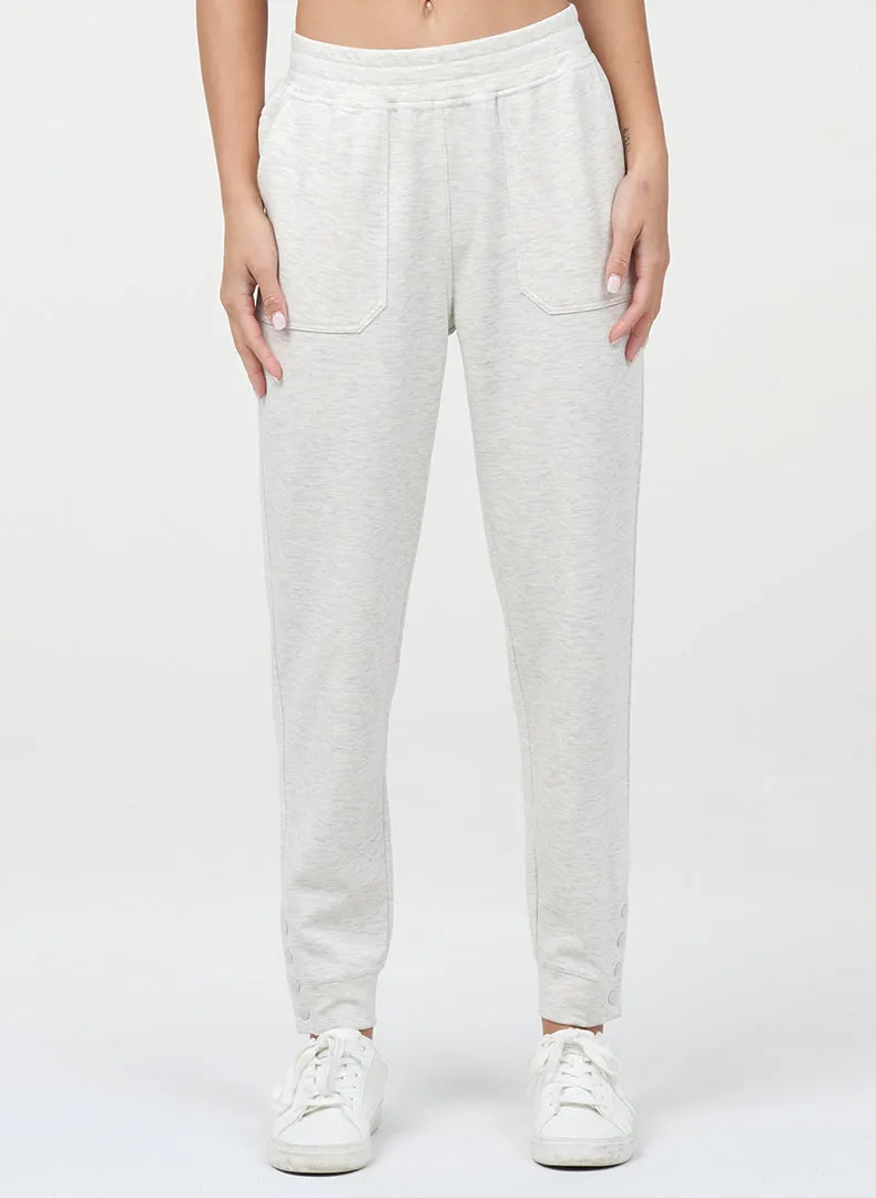 Brushed Luxe Snap Jogger Relaxed Performance Relaxed Fit Wearable