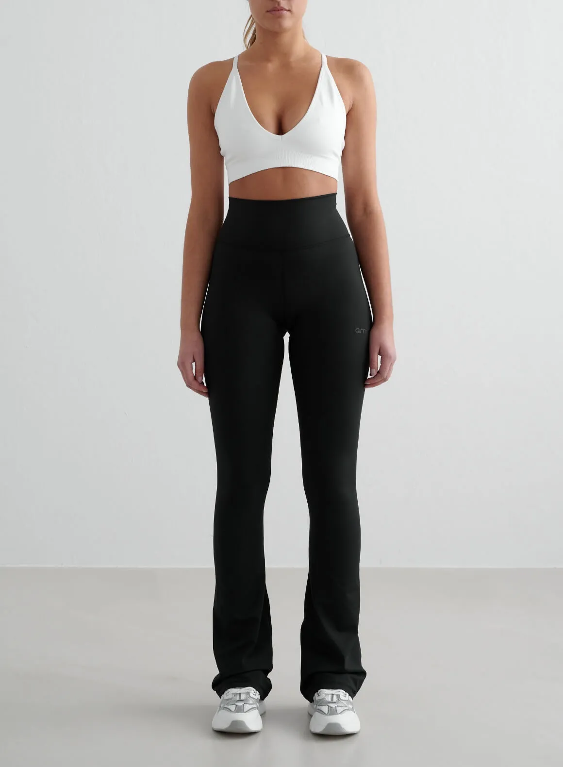 Unique Black Monochrome Core Flare Tights water-repellent Post Workout Recovery Design