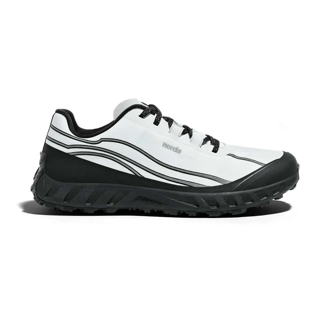 Women's 002 Running Shoe - Alpine White - Regular (B) Rock Plate Technology Compression Molded Foam