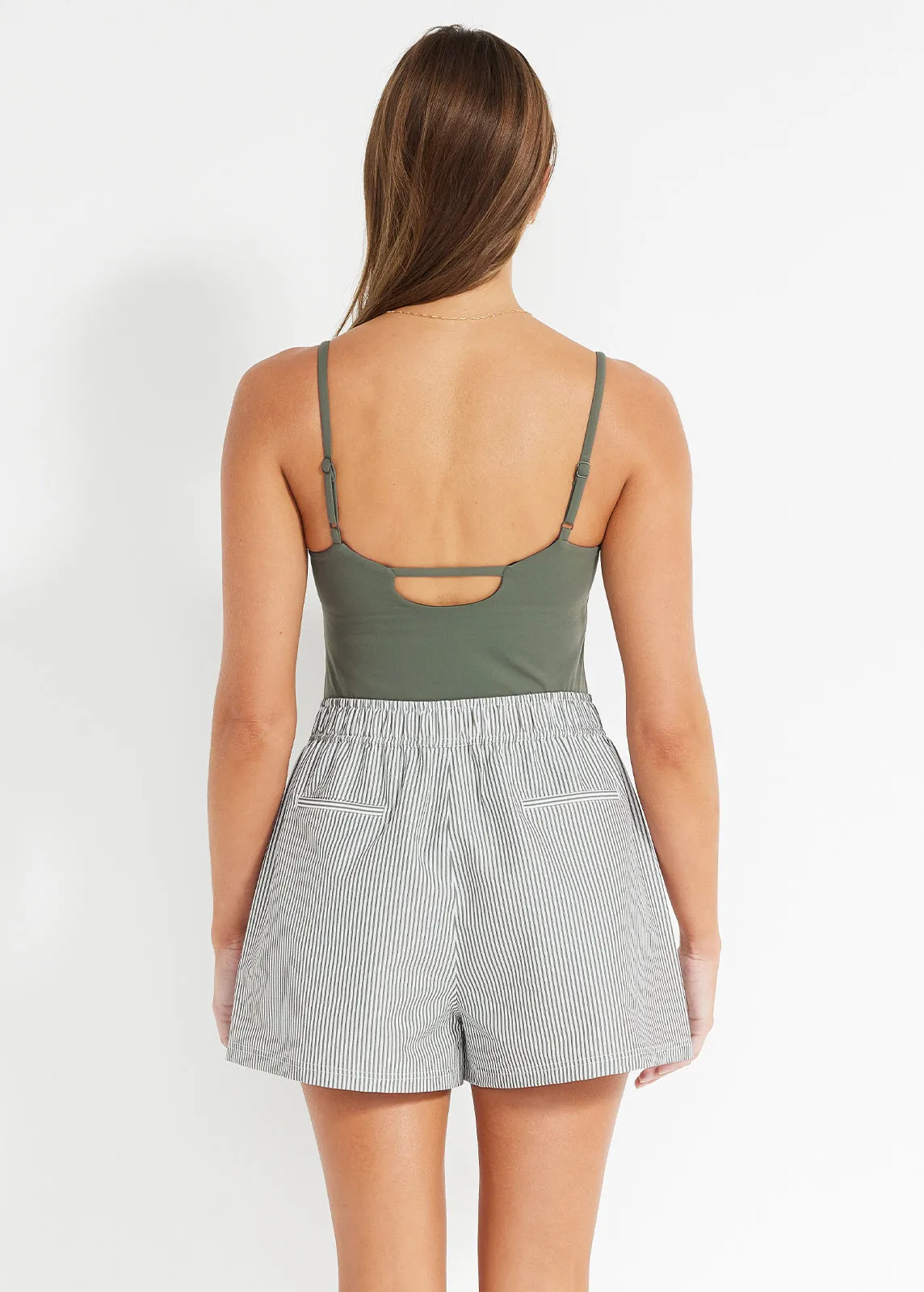 On The Move Short Tagless label